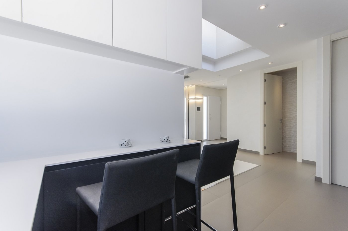 New construction villas 250 m from the beach in campoamor