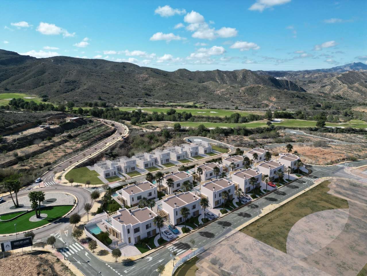 Villa in Font Del Llop Golf Resort