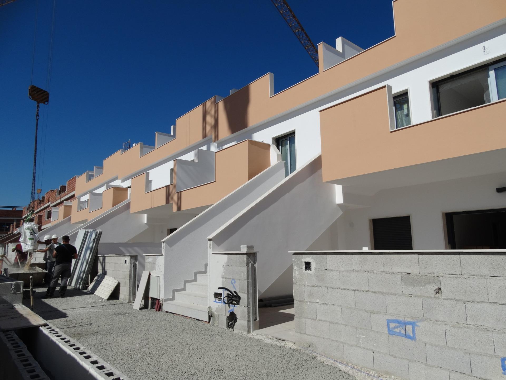 Newly built bungalows with solarium or garden in pilar de la horadada