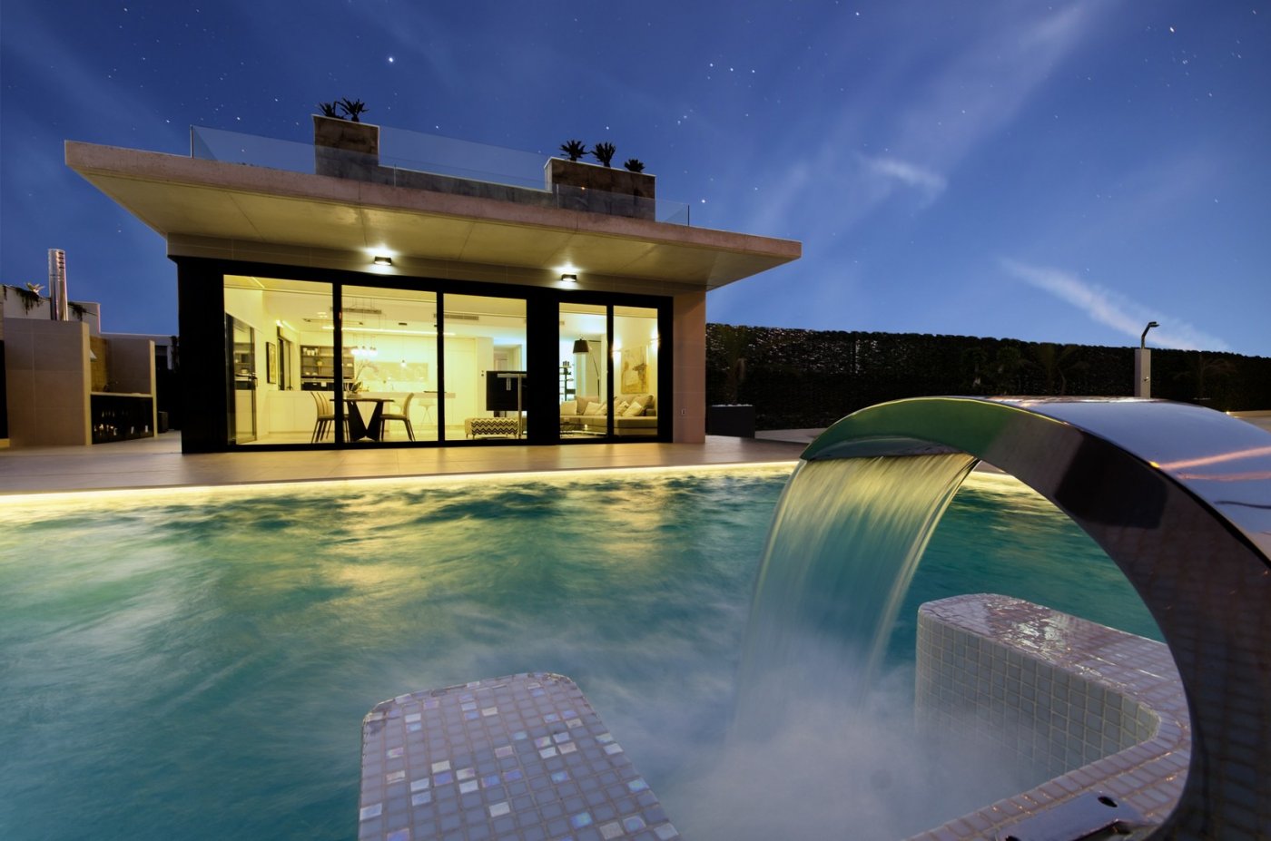 New construction villas 250 m from the beach in campoamor