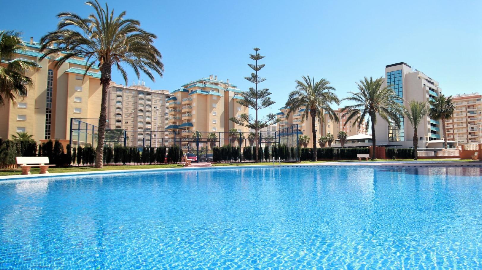 Beautiful townhouses in la manga
