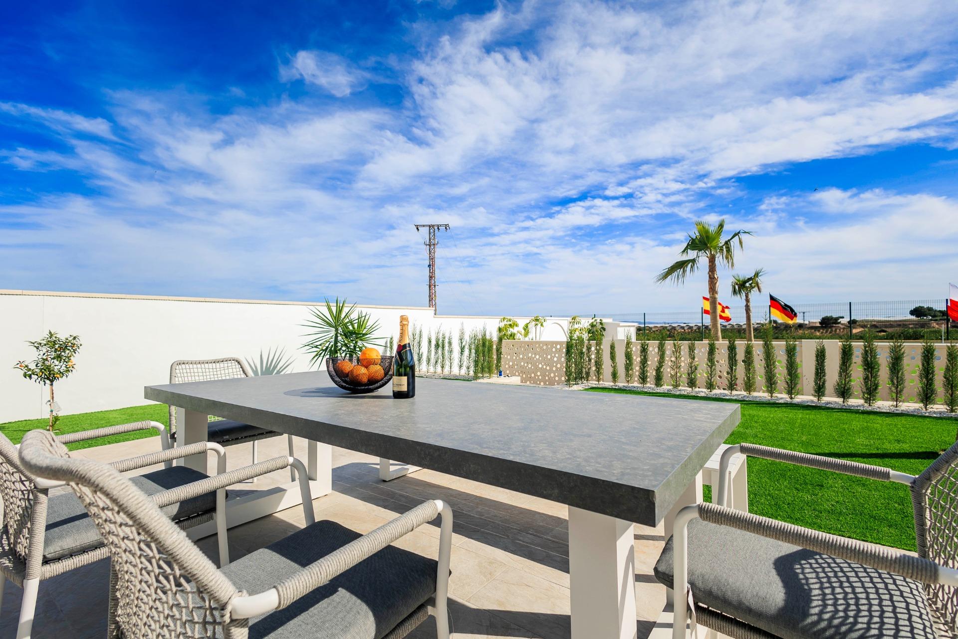 New build villas in pilar de la horadada on the golf course
