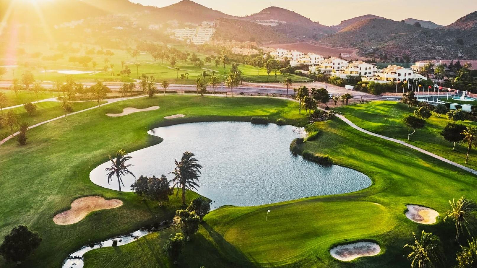 Beautiful townhouses in la manga