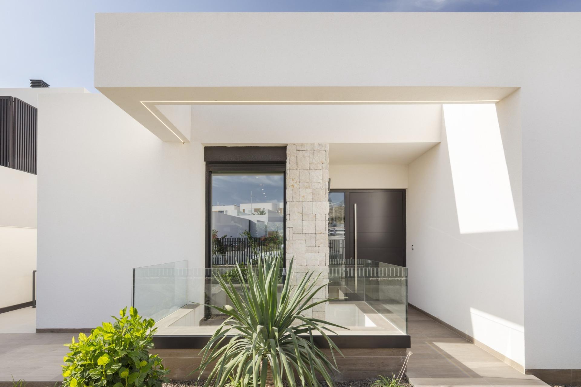 Exclusive, newly built villas on the golf course front line at la finca golf resort