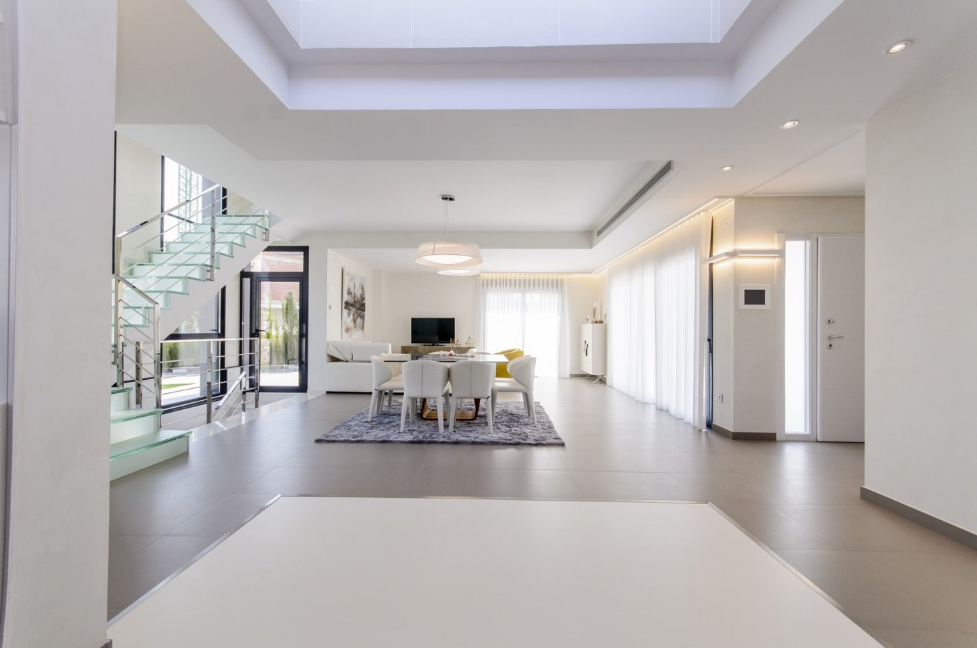 New construction villas 250 m from the beach in campoamor
