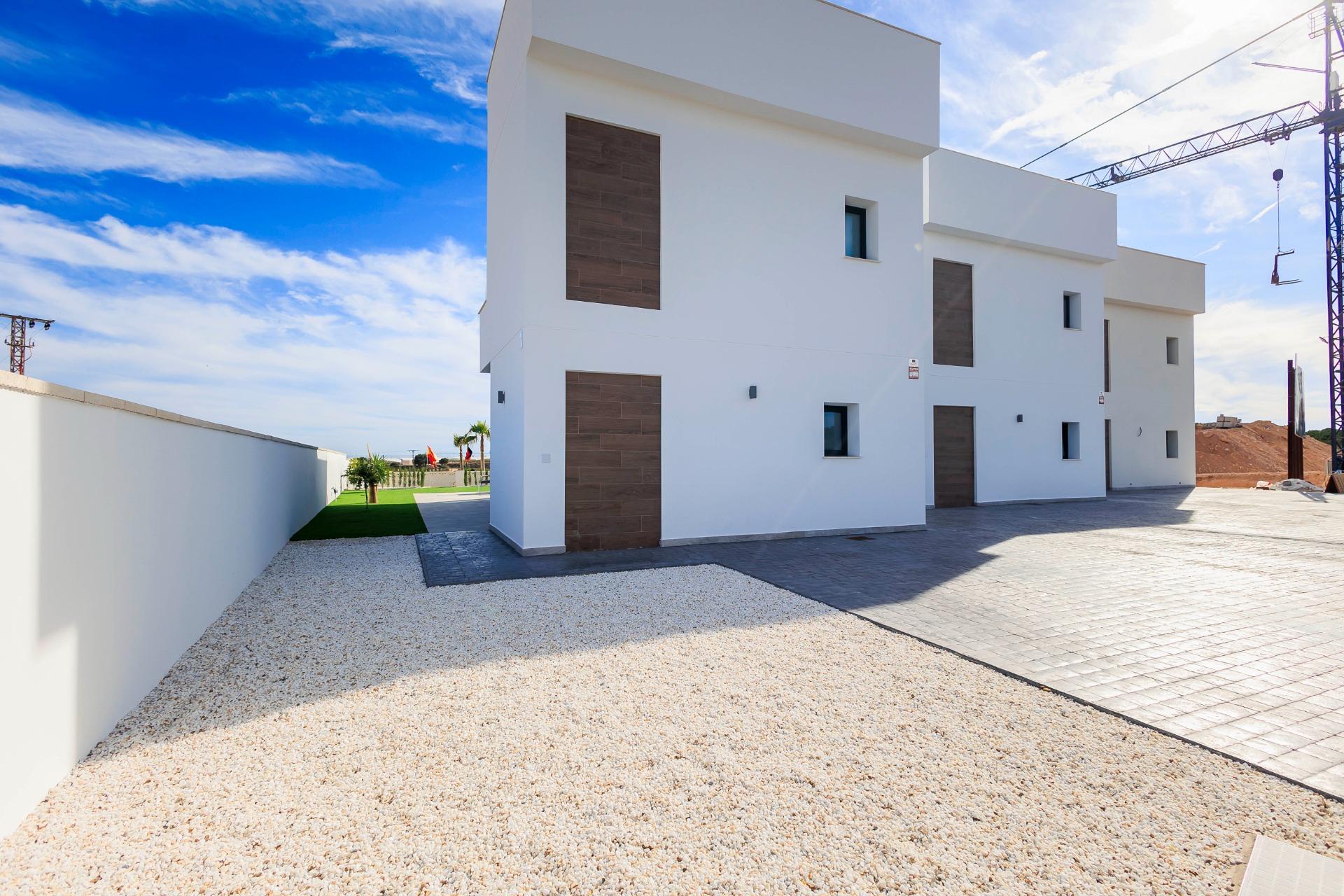 New build villas in pilar de la horadada on the golf course