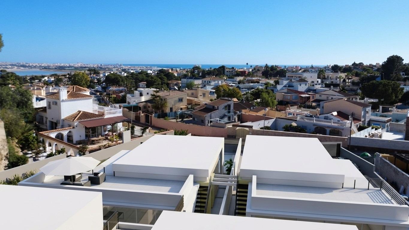 New-build one-story villas with private pool in torrevieja