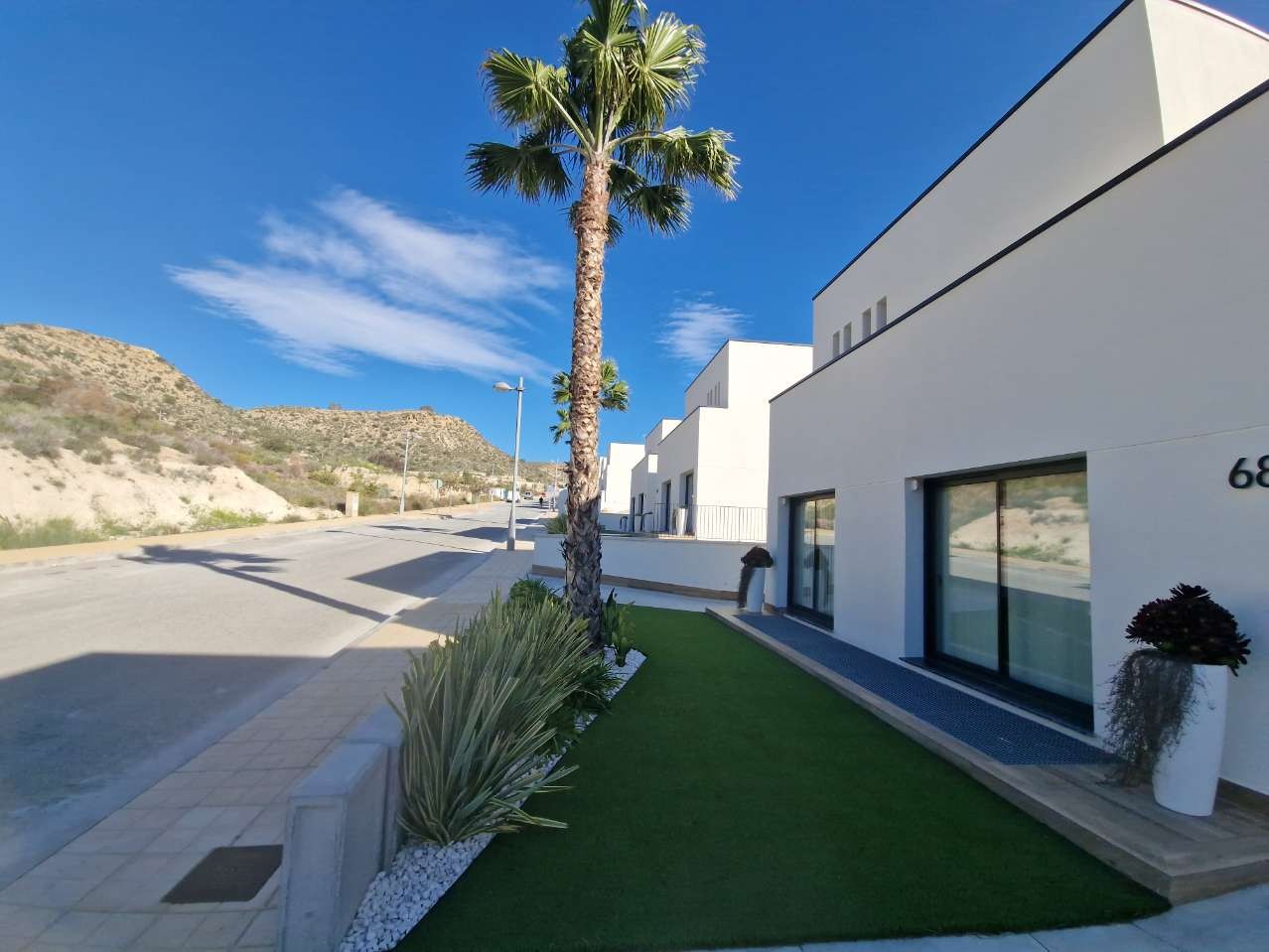 Villa in Font Del Llop Golf Resort