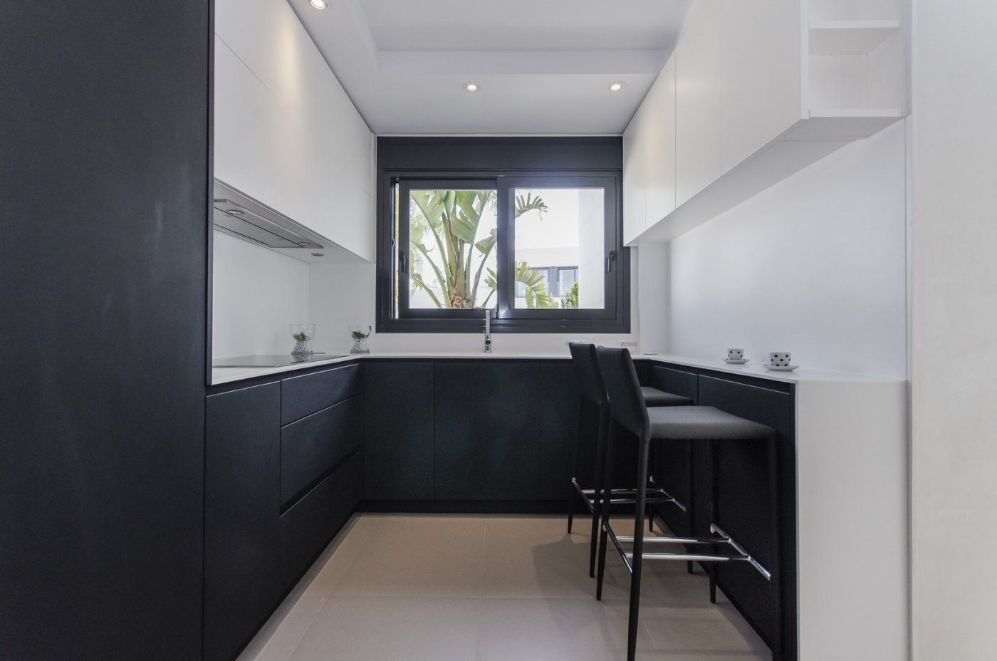 New construction villas 250 m from the beach in campoamor