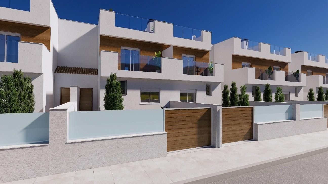 New-build townhouses on the frontline of la serena golf in los alcázares