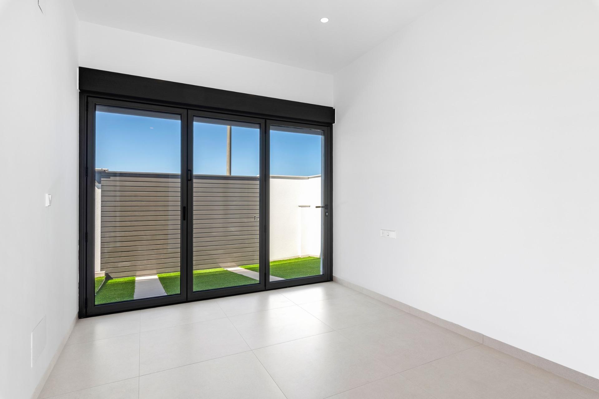 New build villas near serena golf in los alcazares