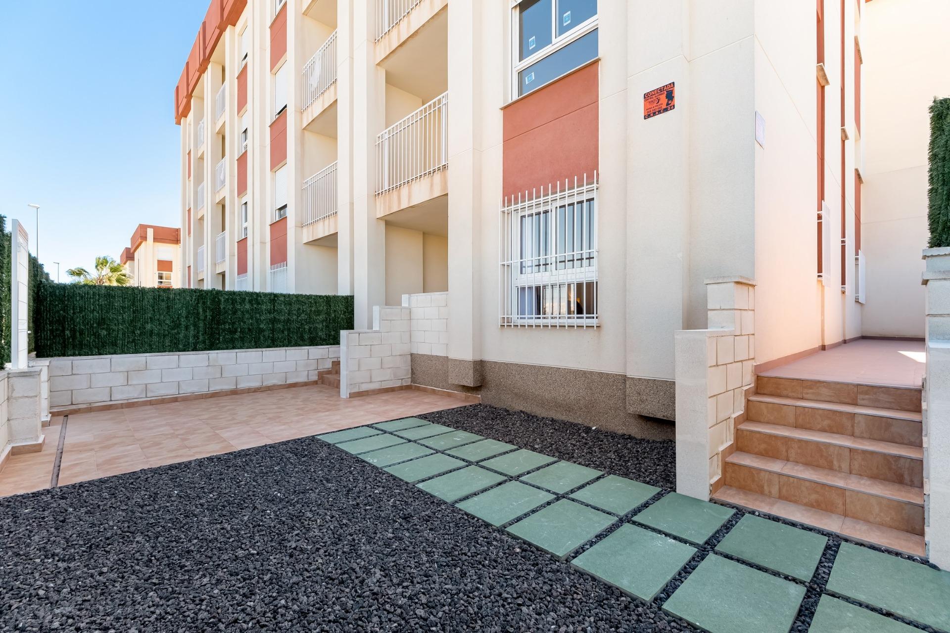 Regenerated residential complex in lomas de cabo roig – renovated apartments