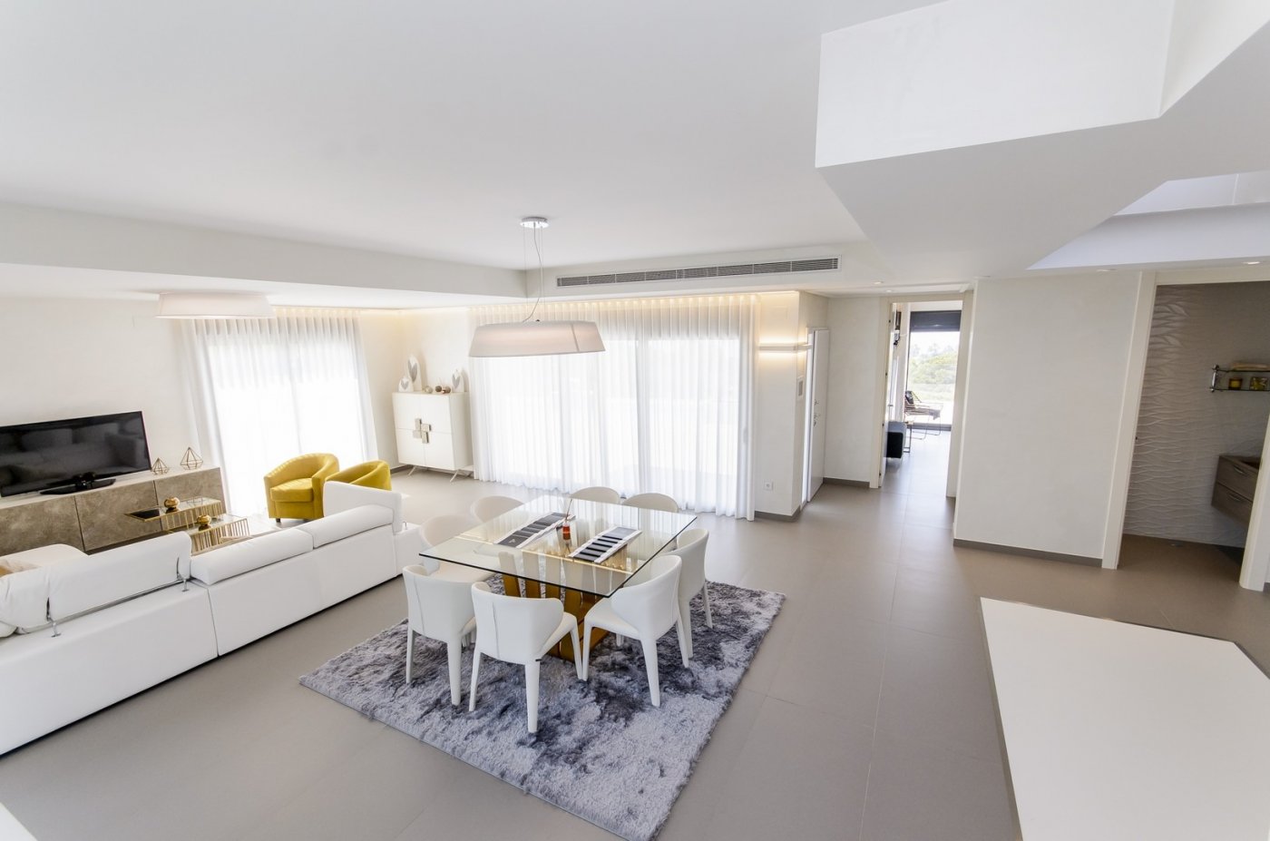 New construction villas 250 m from the beach in campoamor
