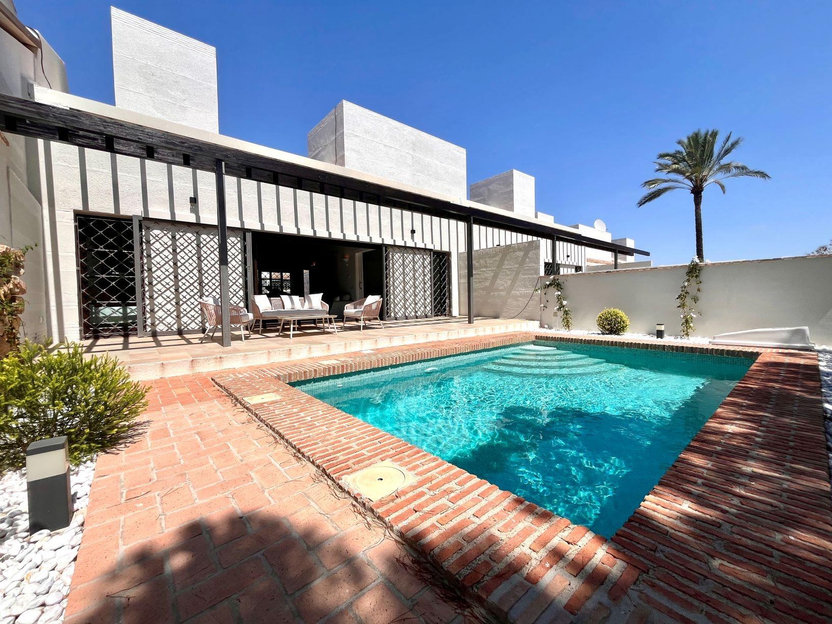 Elegant one-level townhouses with private pool in peraleja golf resort – costa cálida