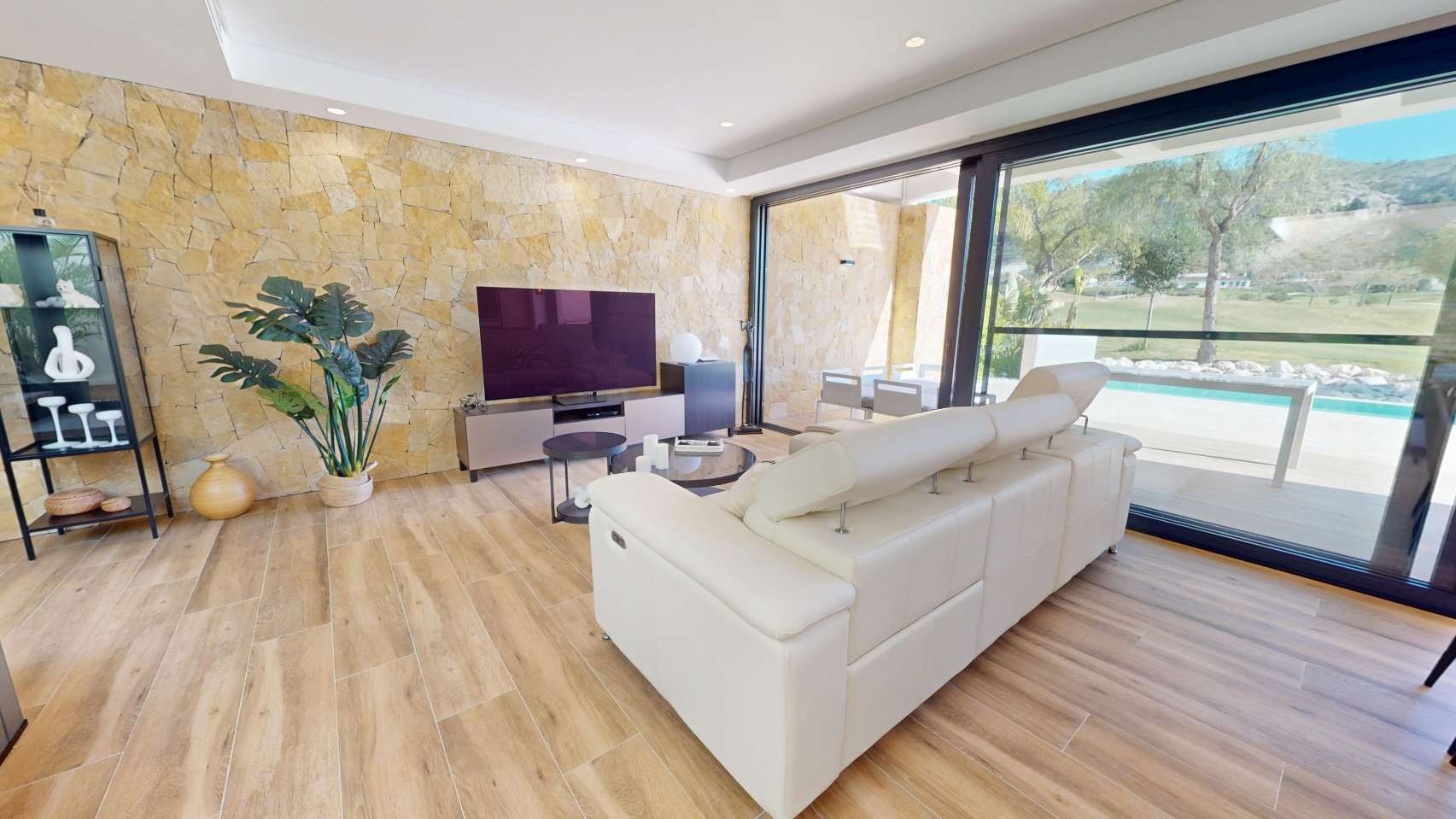 Villa in Font Del Llop Golf Resort