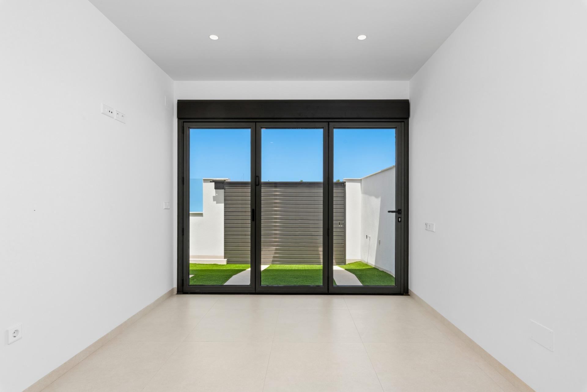 New build villas near serena golf in los alcazares