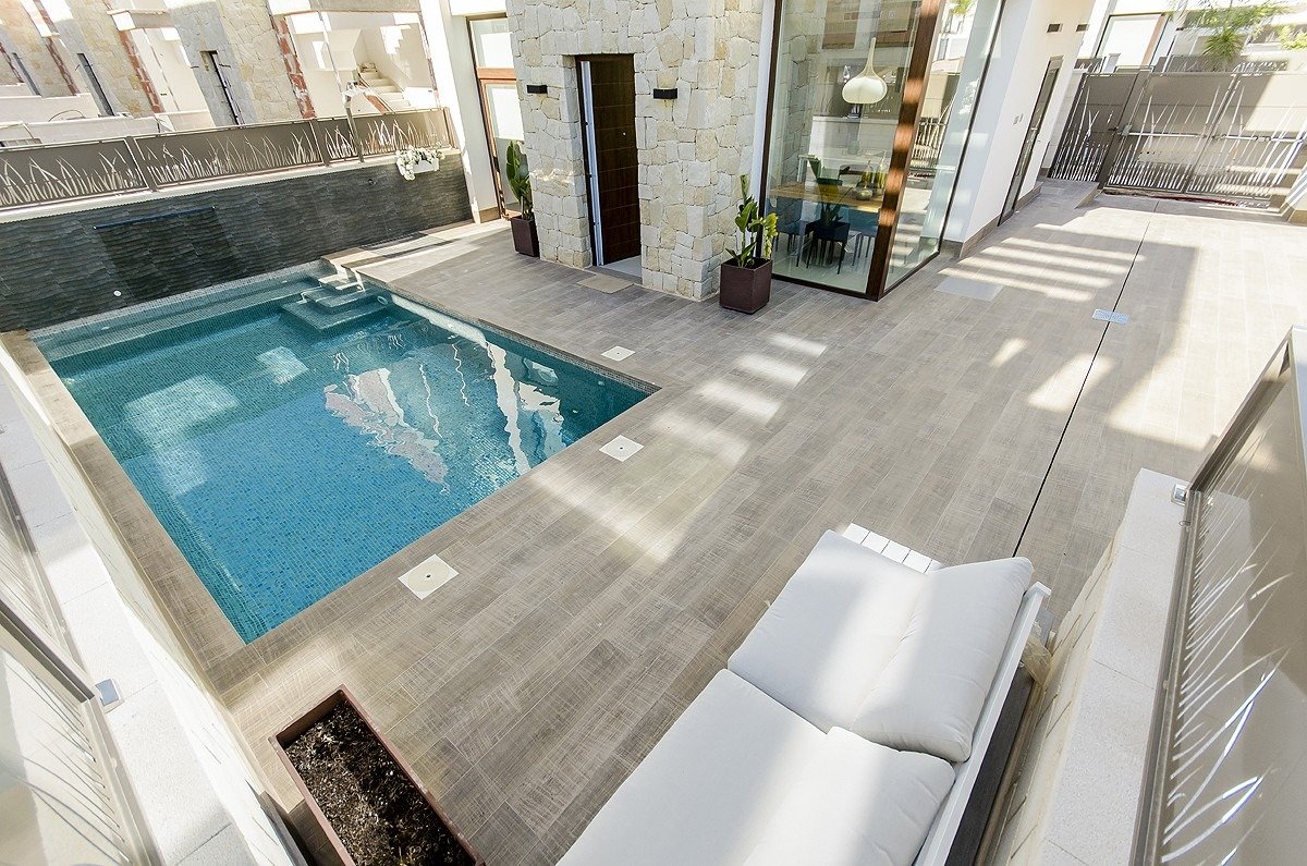 New built villa in playa honda