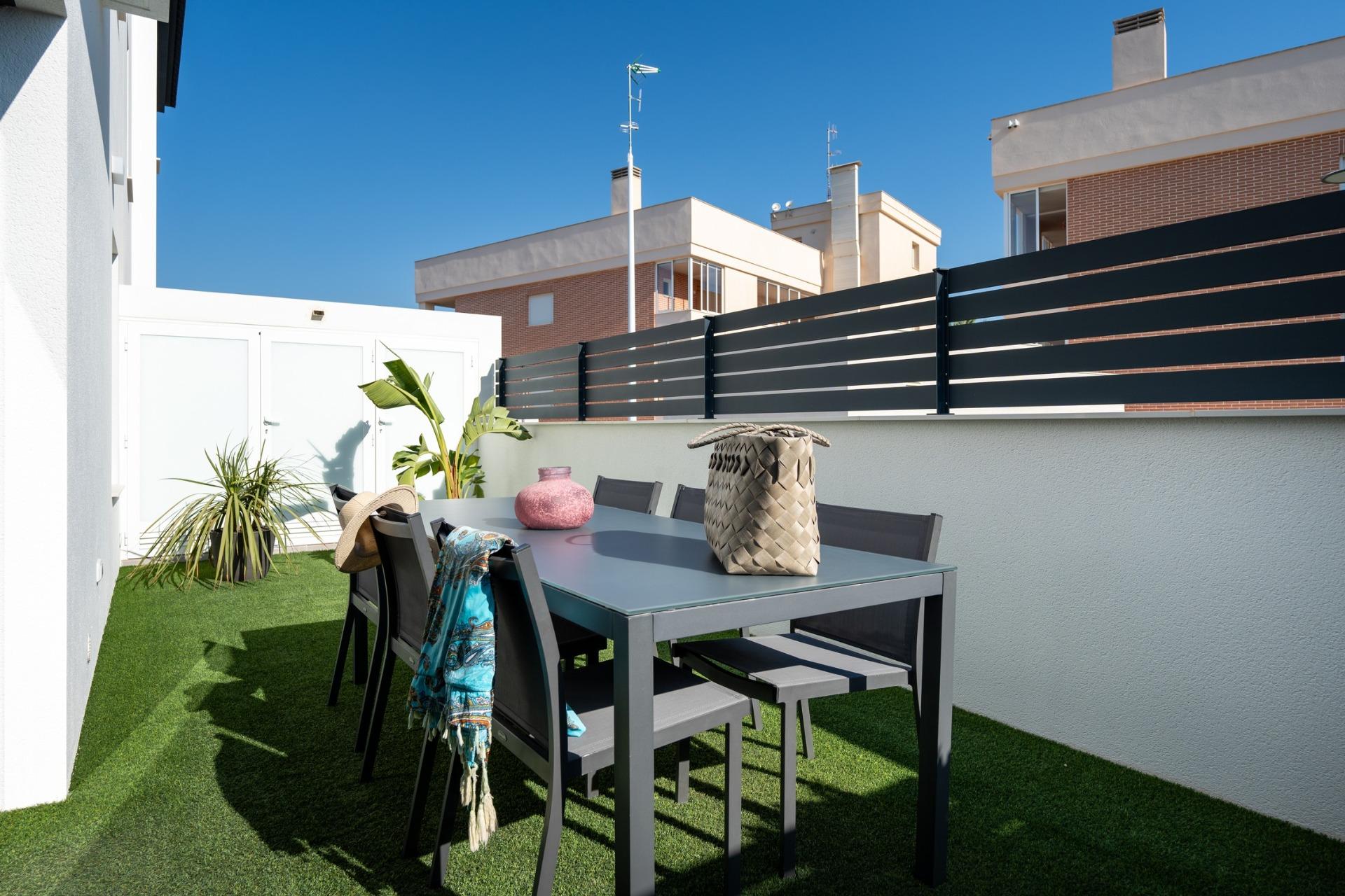 New build townhouses and quads in gran alacant near the beach
