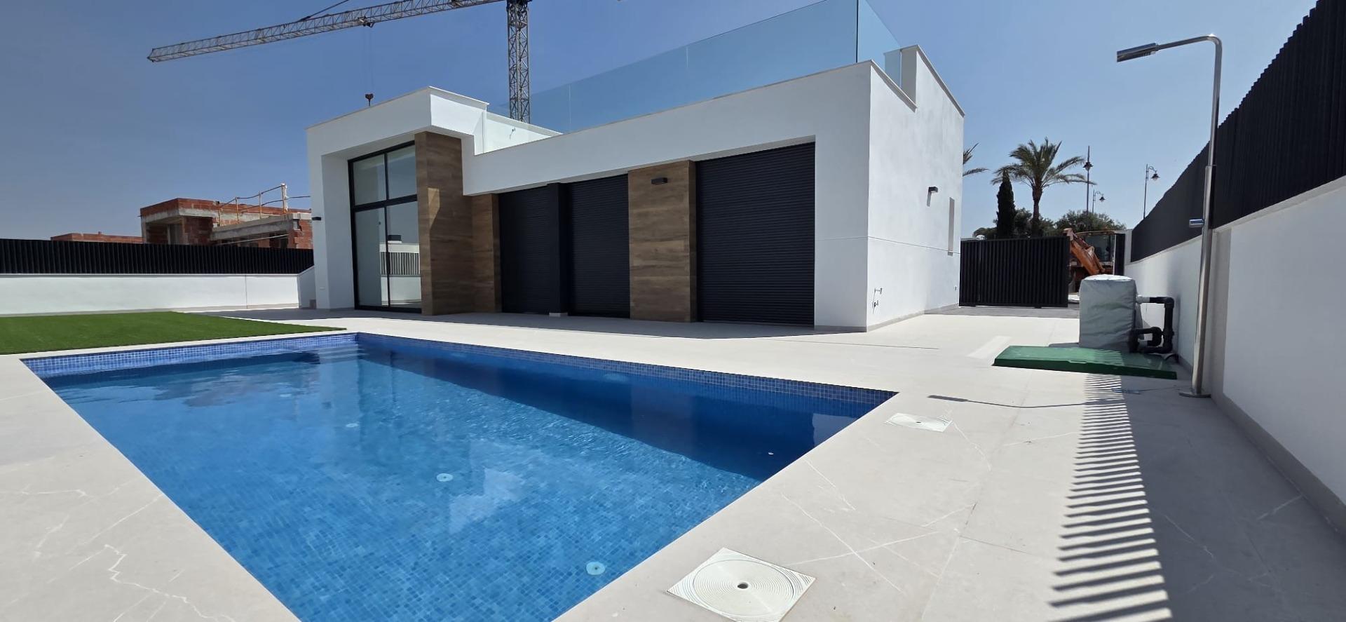 New build villas in condado de alhama golf course