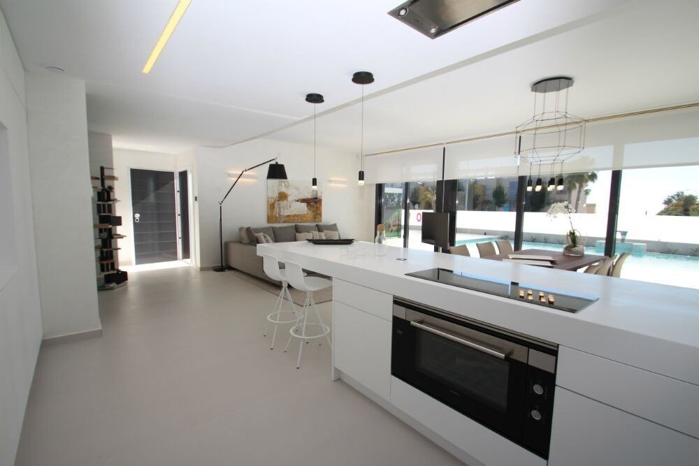 New construction villas 250 m from the beach in campoamor