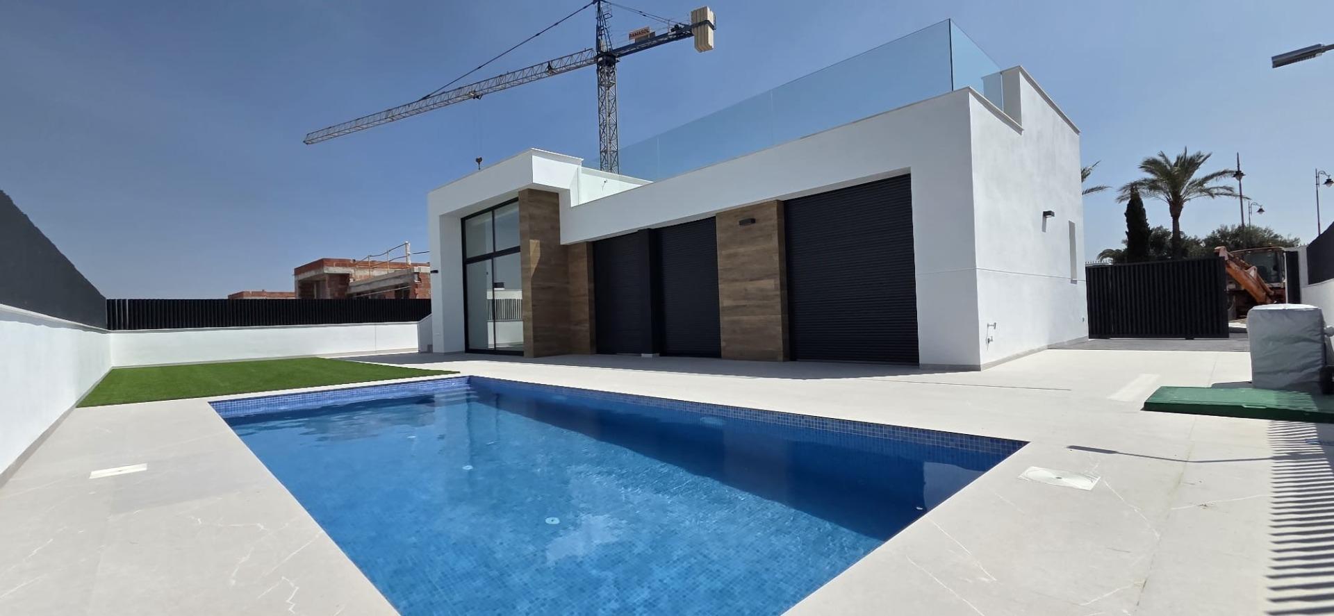 New build villas in condado de alhama golf course