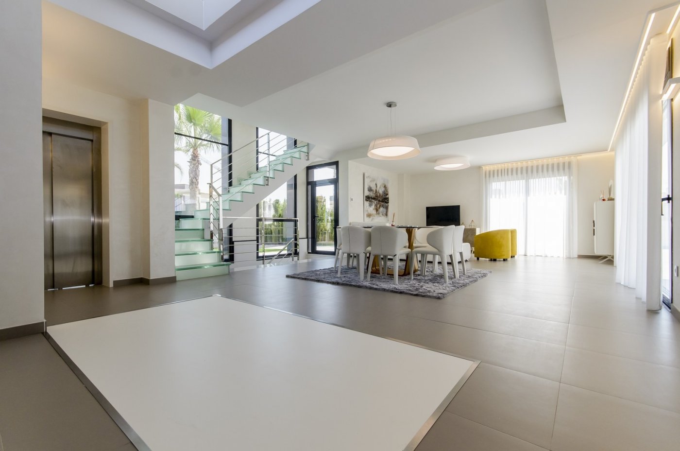 New construction villas 250 m from the beach in campoamor