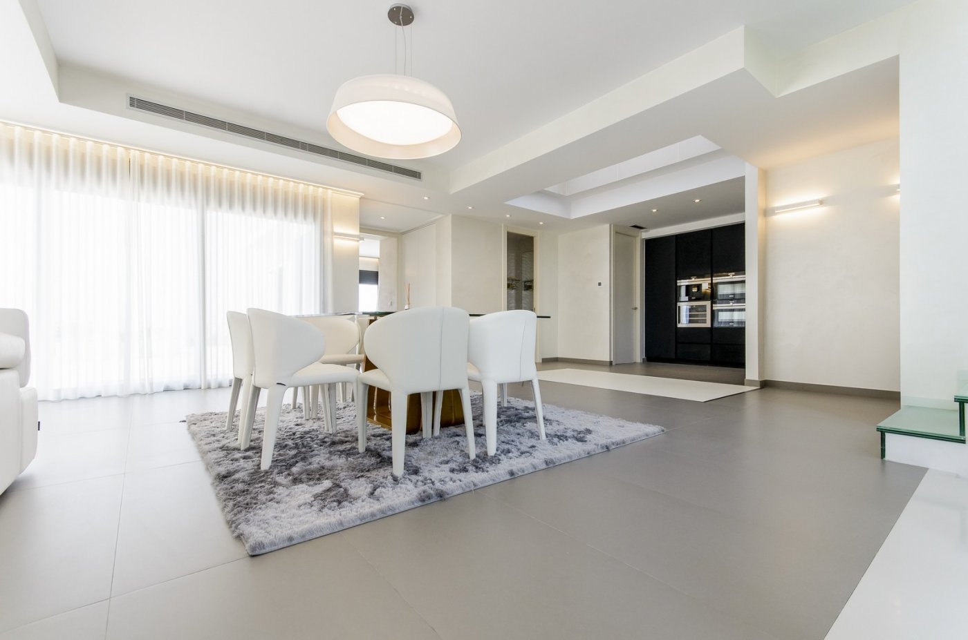 New construction villas 250 m from the beach in campoamor