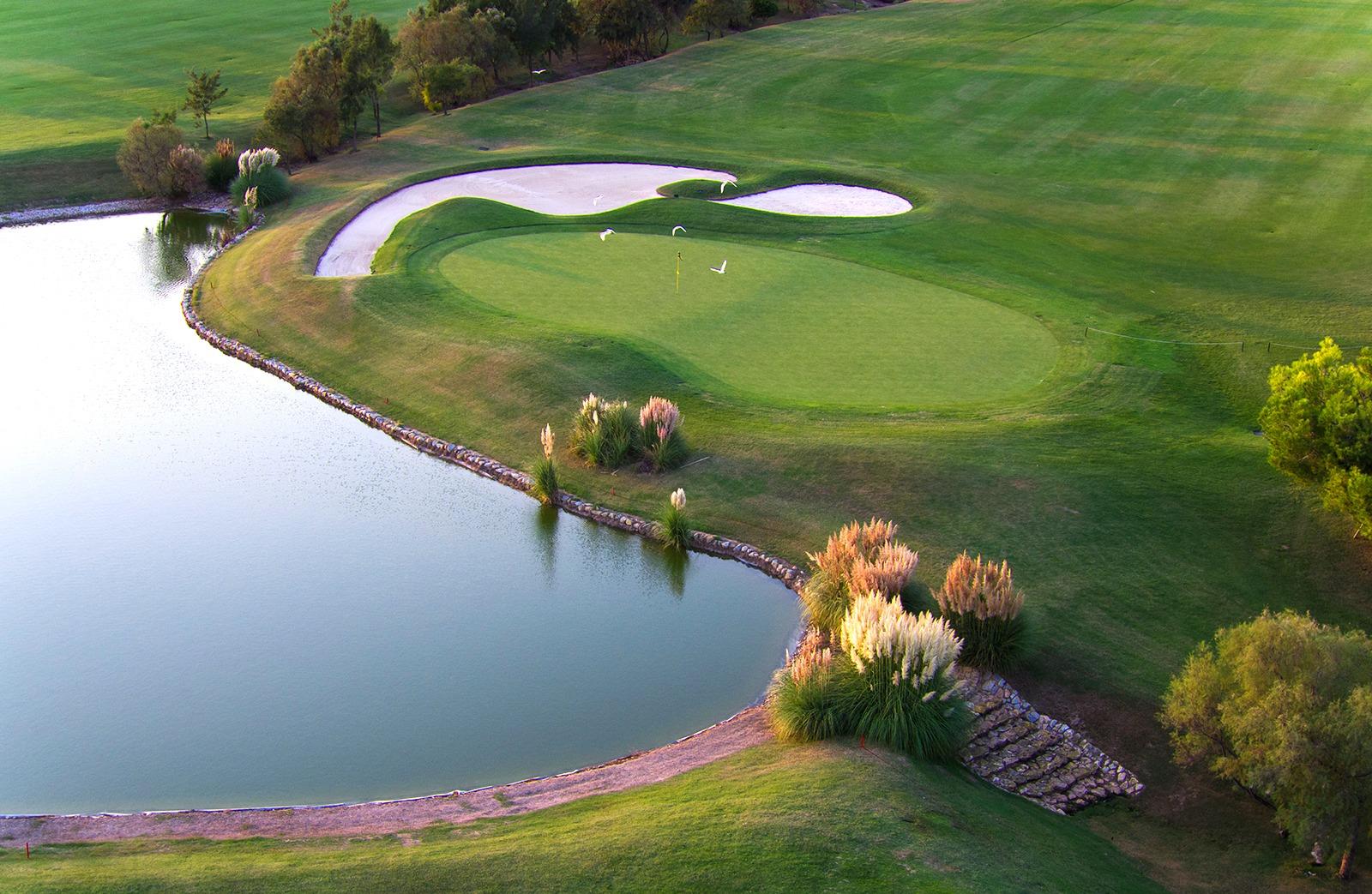 New construction villas on the frontline of lo romero golf