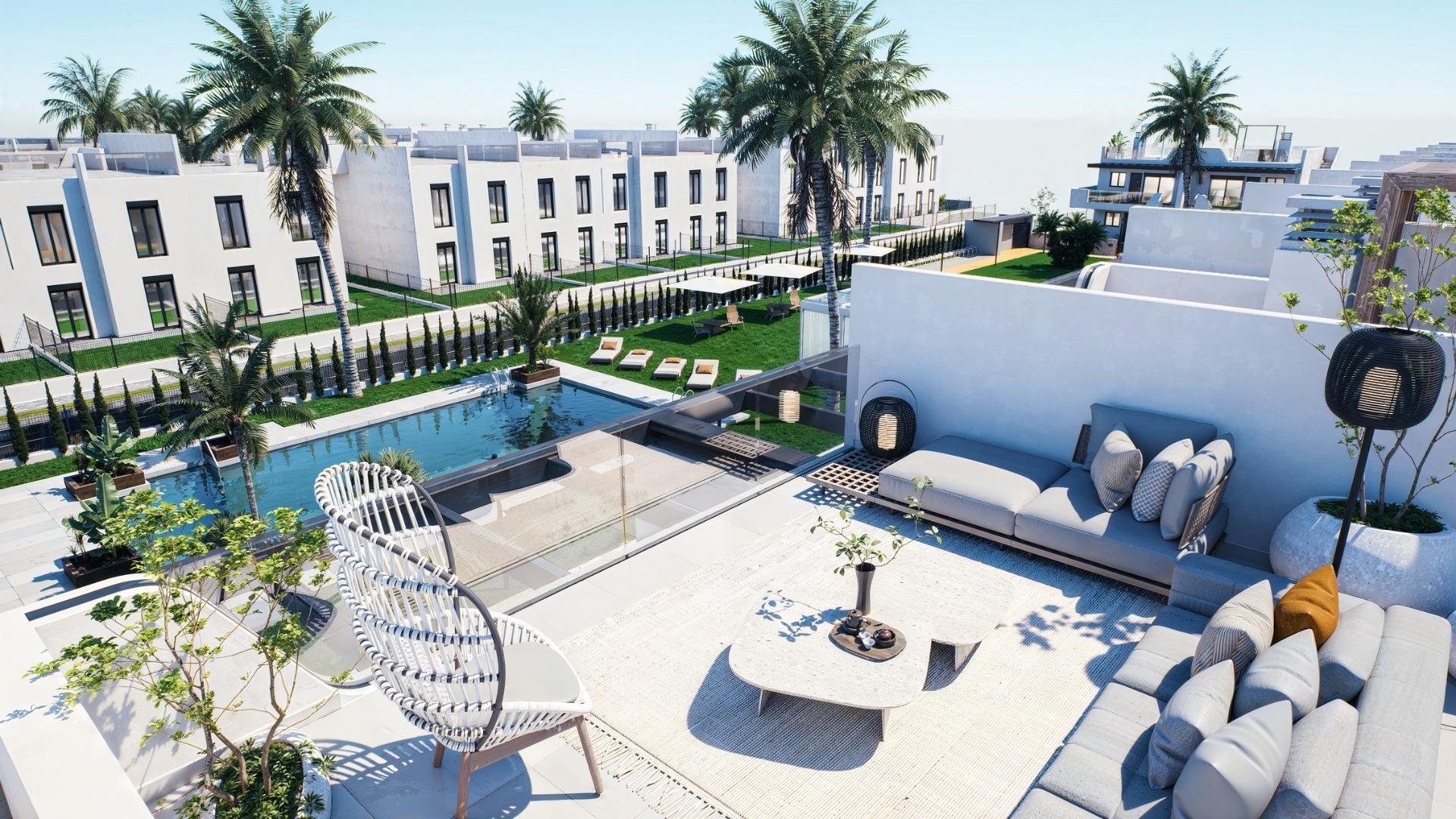 New build bungalows with garden or solarium near the beach in pilar de la horadada