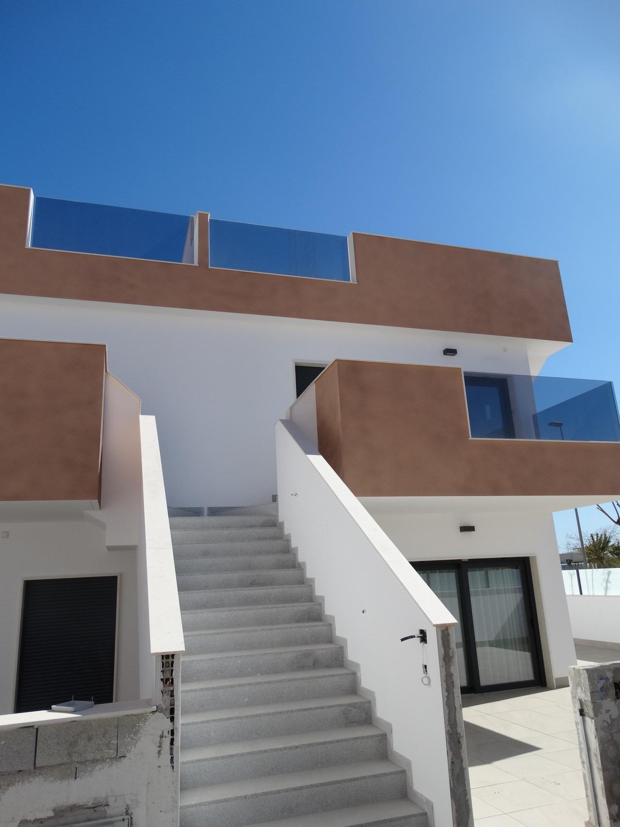 Newly built bungalows with solarium or garden in pilar de la horadada