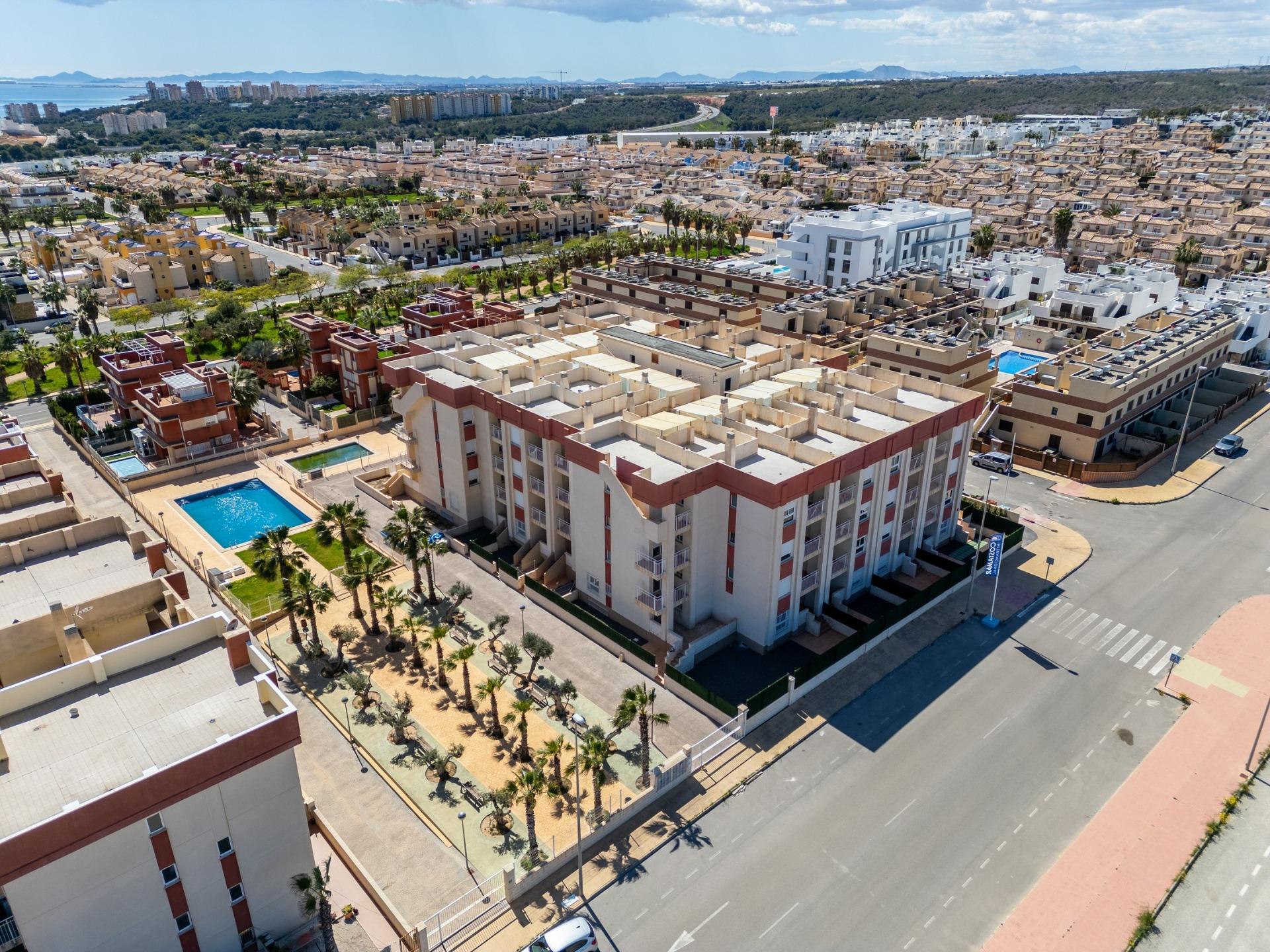 Regenerated residential complex in lomas de cabo roig – renovated apartments