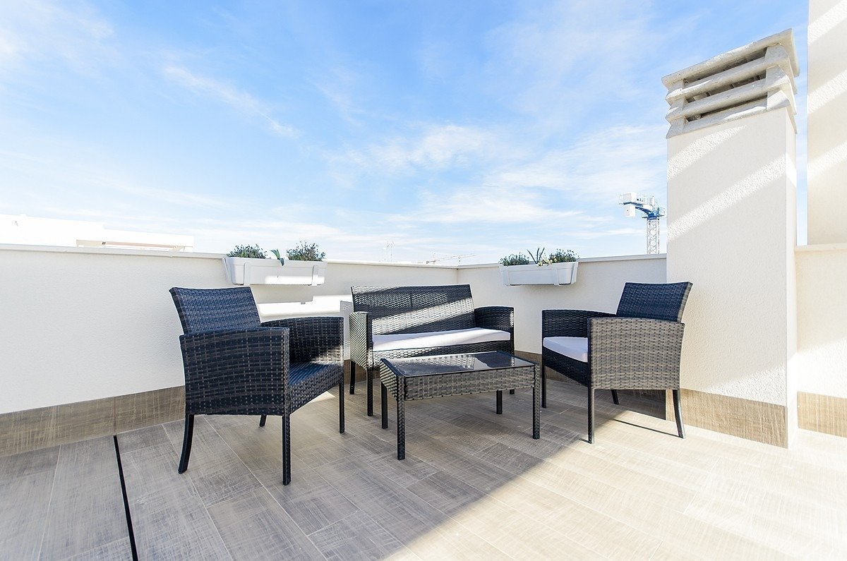 New built villa in playa honda