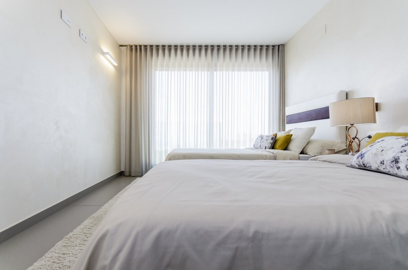 New construction villas 250 m from the beach in campoamor