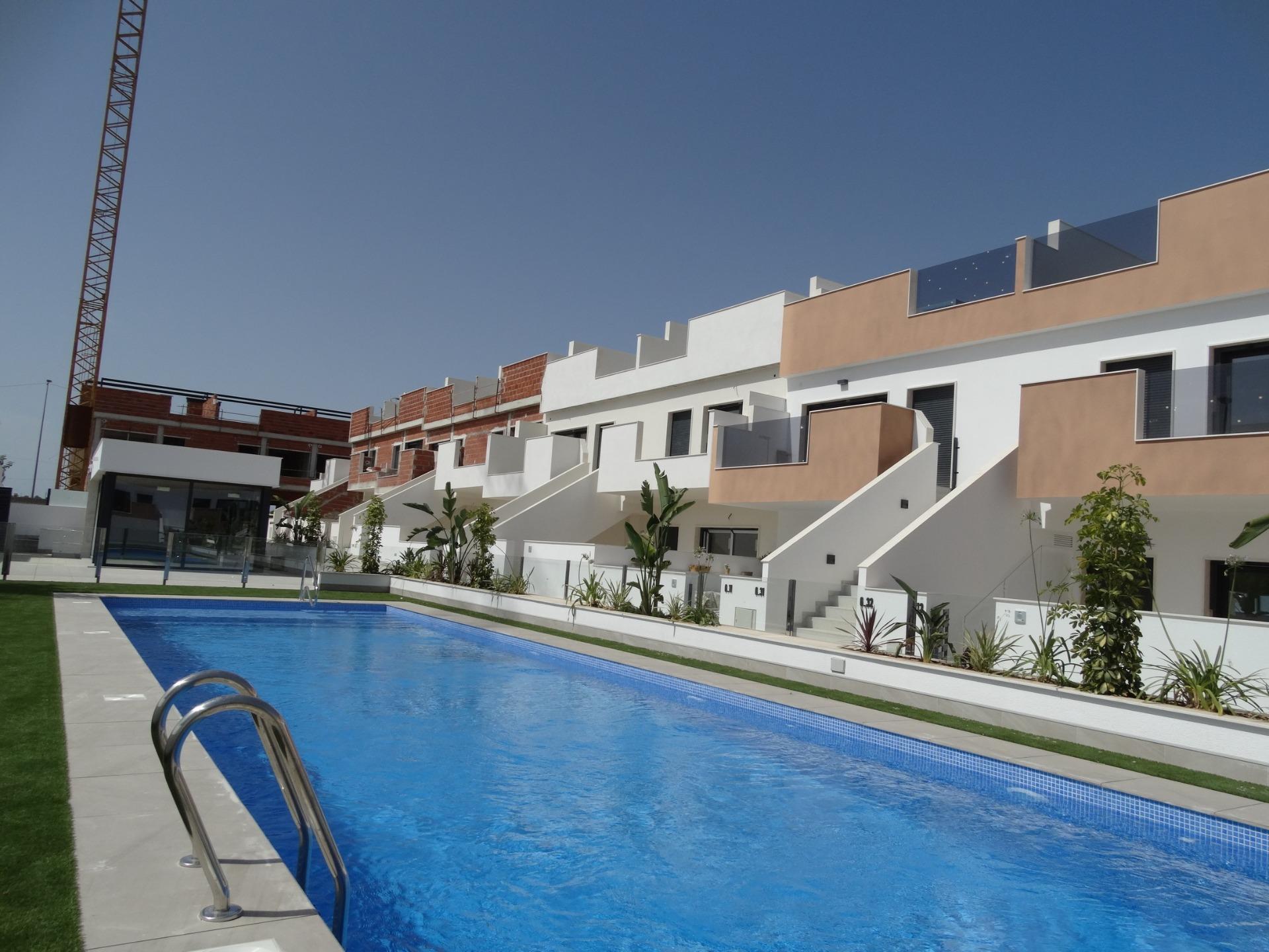 Newly built bungalows with solarium or garden in pilar de la horadada