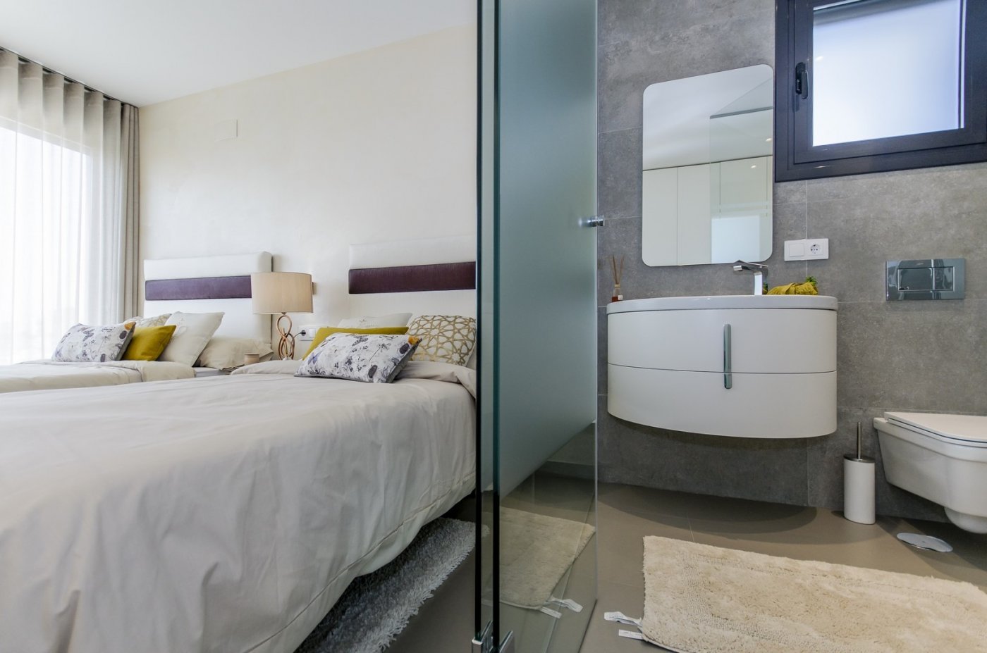 New construction villas 250 m from the beach in campoamor