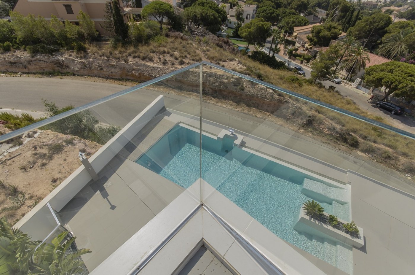 New construction villas 250 m from the beach in campoamor