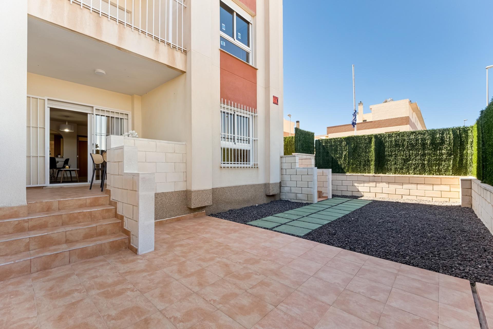 Regenerated residential complex in lomas de cabo roig – renovated apartments