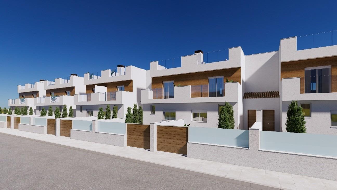 New-build townhouses on the frontline of la serena golf in los alcázares