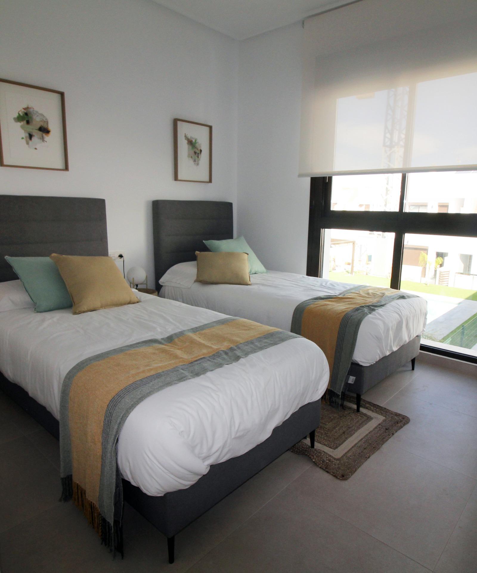 Modern townhouses and semi-detached homes in pilar de la horadada