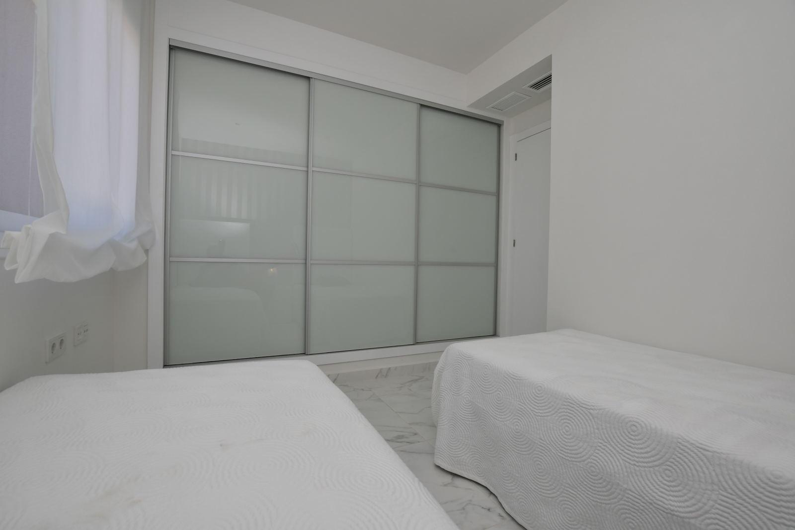 New build bungalows in san miguel de salinas – nature, golf and comfort