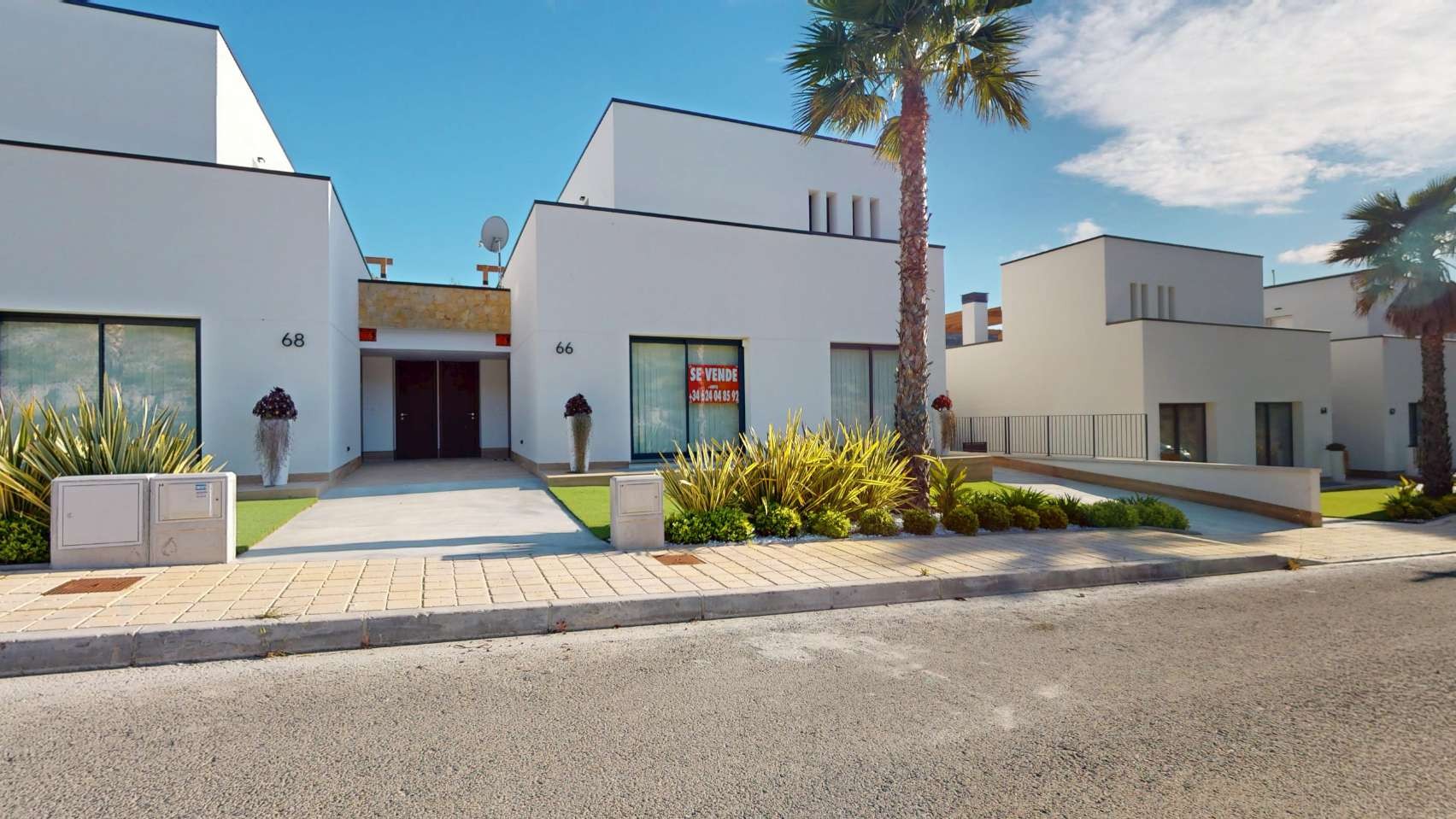 Villa in Font Del Llop Golf Resort